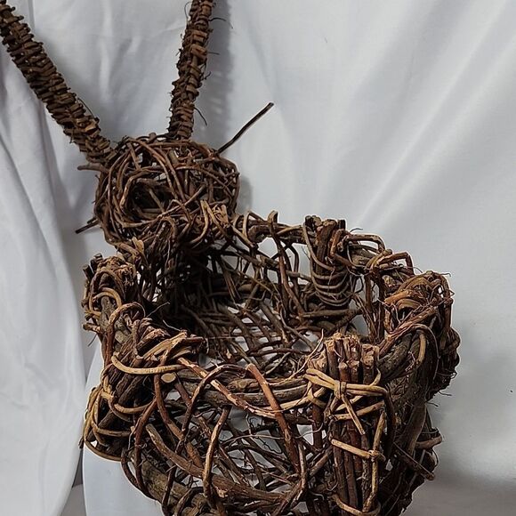 Vintage Intertwined Twig Bunny Basket - Picture 5 of 7